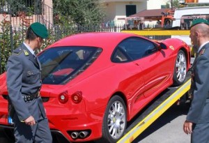 sequestra auto lusso