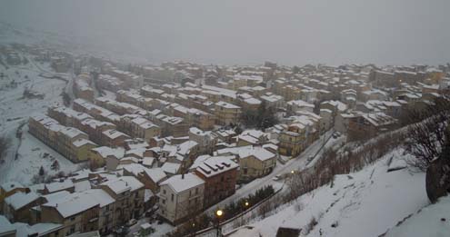 Prima neve 2021 in provincia di Enna. Scuole chiuse a Troina