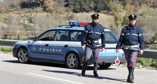 Medicine e latticini nello stesso camioncino: maxi multa per un autotrasportatore di Assoro a Porto Empedocle