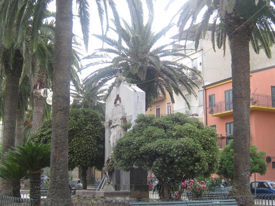 Leonforte. Manifestazione di commemorazione dei caduti di tutte le guerre