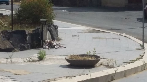 Leonforte: Piazza Saetta-Livatino “che fa la pavimentiamo?”