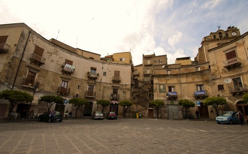 Leonforte. La Pioggia nel “iardino”