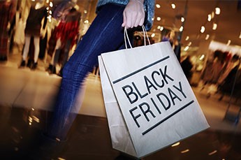 Giacche in vera pelle per uomo e donna prezzi scontati per il black Friday 2021