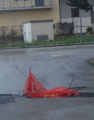 Leonforte: pericolo in via Della Libertà