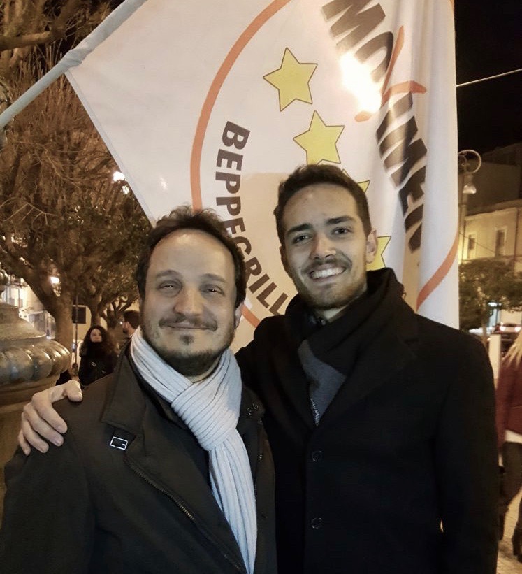 Enna M5S: i neo parlamentari Andrea Giarrizzo e Fabrizio Trentacoste in piazza per ringraziare gli elettori