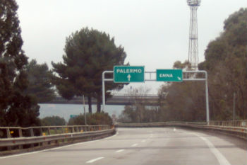 Tra Enna e Caltanissetta chiusa per una settimana l’autostrada A19 in direzione Palermo per verifiche strutturali sul viadotto Ferrarelle