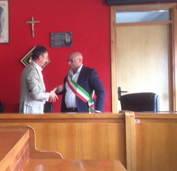 Leonforte: Passaggio di consegne tra il sindaco uscente Francesco Sinatra e il nuovo sindaco Carmelo Barbera