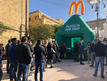 McItalia Job Tour: tappa a Enna, su oltre mille 108 i giovani selezionati per 30 posti di lavoro nel nuovo McDonald’s