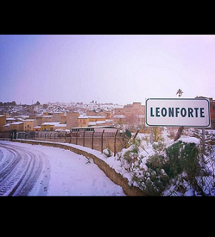 Se a Leonforte nevica la fantasia dei cittadini si scatena sulle strade e sul web