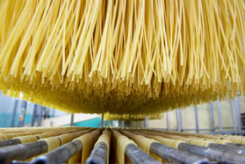 Carabinieri Tutela agroalimentare (Rac) denunciano titolare pastificio: stava mettendo in vendita 150 kg di pasta con etichetta falsa