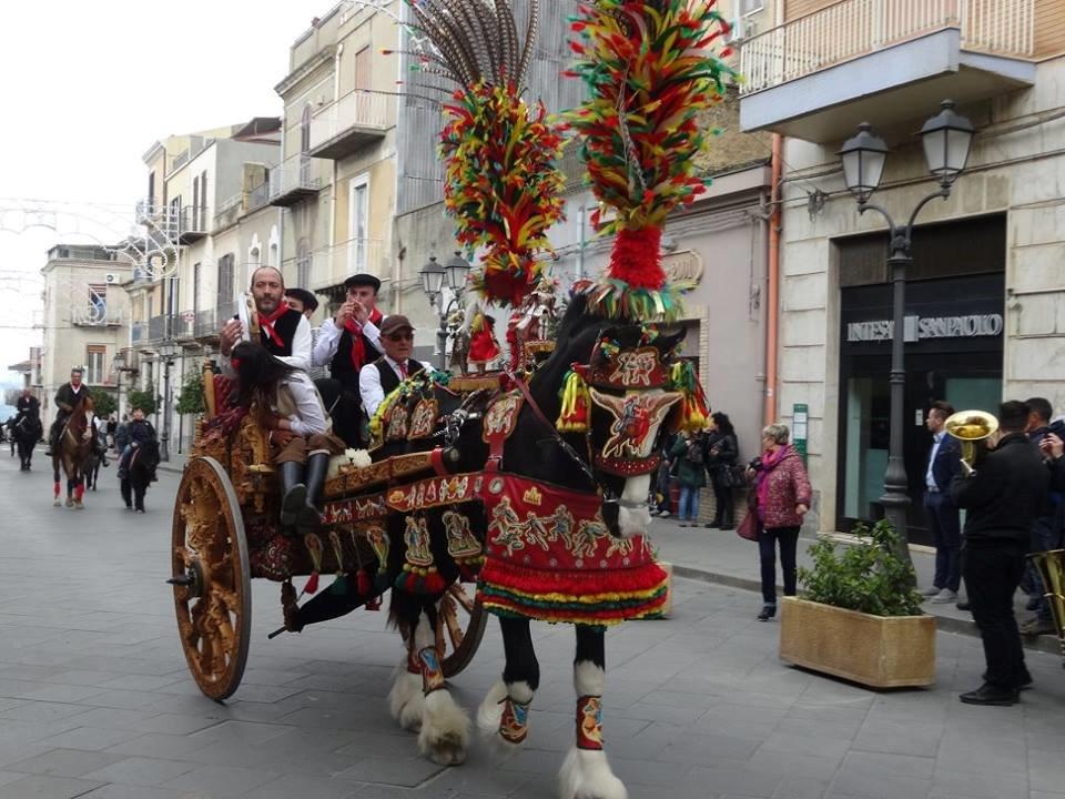 Valguarnera, carretto siciliano alla festa di San Giuseppe