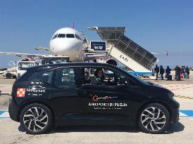 UNA BMW i3 ELETTRICA PER MUOVERSI NEI PIAZZALI DELL’AEROPORTO DI BARI