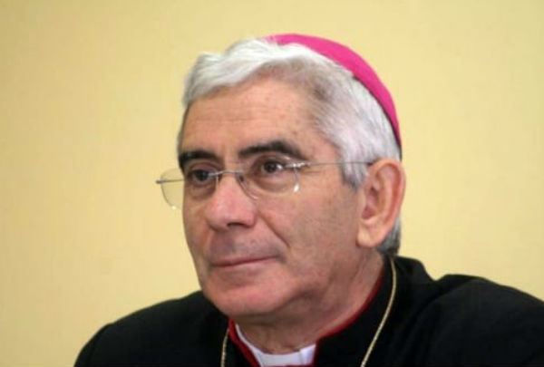 Volantini a Monreale per l’ex Vescovo di Piazza Armerina: “Monsignor Michele Pennisi protettore dei mafiosi”