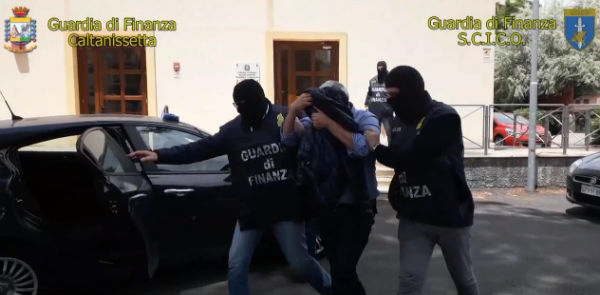 Le mani dei boss sui parchi siciliani, blitz fra Palermo, Enna e Messina, 12 arresti – video