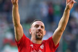 RIBERY SBARCA A FIRENZE, ENTUSIASMO FRA I TIFOSI