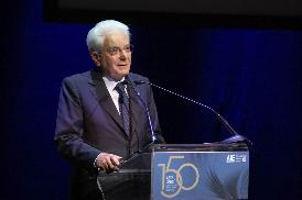 MATTARELLA “IN ITALIA SI LEGGE TROPPO POCO, DOBBIAMO MIGLIORARE”