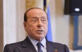 BERLUSCONI “CHI LAVORA PER SOSTEGNO DEL CONTE BIS E’ FUORI DA FI”