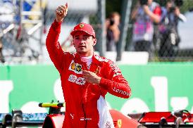 SUPER LECLERC IN POLE A SINGAPORE, PRECEDE HAMILTON E VETTEL