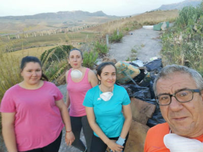 EcoVolontari Villarosa: una giornata di pulizia al parco giochi