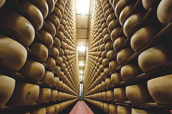 DAZI USA, PARMIGIANO REGGIANO SUBIRÀ IL COLPO PIÙ DURO