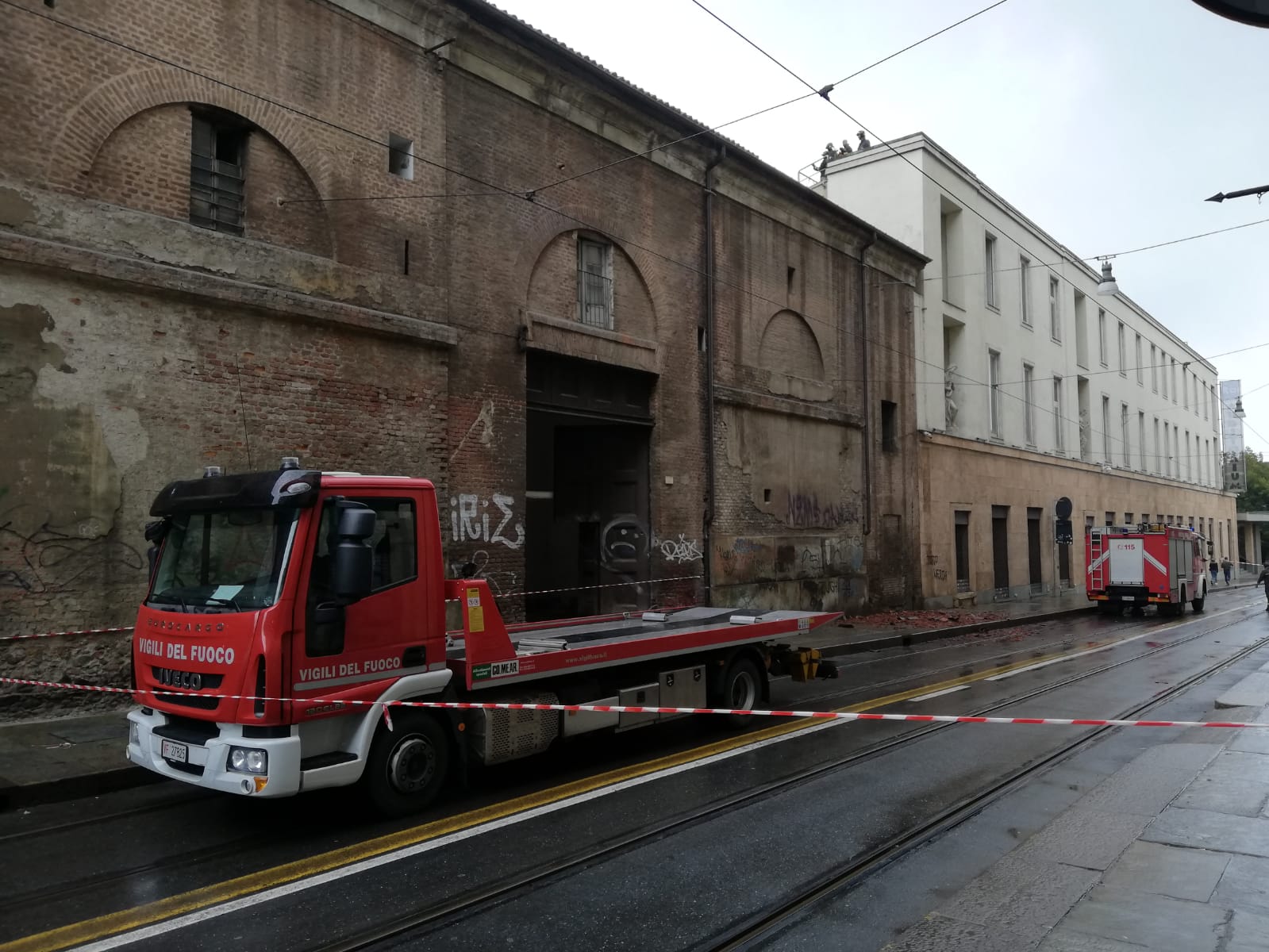 TORINO, IL ROGO ALLA CAVALLERIZZA FUORI DALL’AREA UNESCO