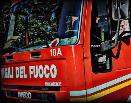 MALTEMPO: TORRENTE TRAVOLGE DUE AUTO NEL RAGUSANO, SALVE 8 PERSONE