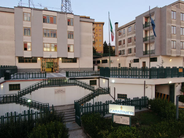 Controllo del territorio dei Carabinieri: 3 guidavano senza patente, 2 circolavano senza assicurazione ed una usava il telefonino. A Barrafranca reato di evasione, ad Aidone lite tra cognati, a Piazza Armerina in casa di riposo medicinali scaduti e carenze igienico