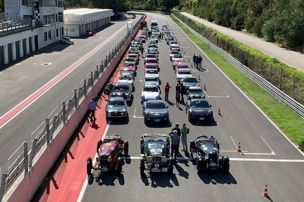 Auto storiche: Raid dell’Etna 2019 al Castello di Lombardia di Enna e Pergusa