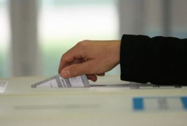 VOTO IN SPAGNA PREMIA SOCIALISTI E ULTRADESTRA MA NON DÀ MAGGIORANZA