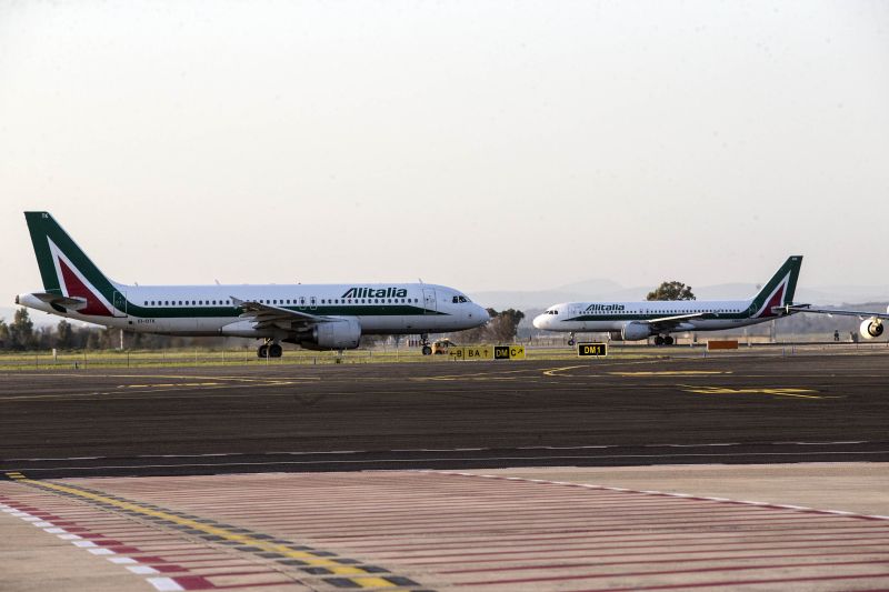 ALITALIA, PER ATLANTIA NON CI SONO ANCORA LE CONDIZIONI PER L’OFFERTA