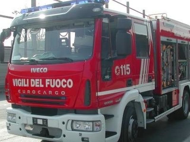 ESPLODE UN DEPOSITO DI FUOCHI D’ARTIFICIO NEL MESSINESE, TRE MORTI