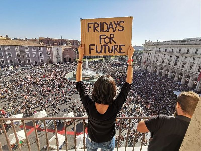 CLIMA, STUDENTI IN PIAZZA PER I “FRIDAYS FOR FUTURE”