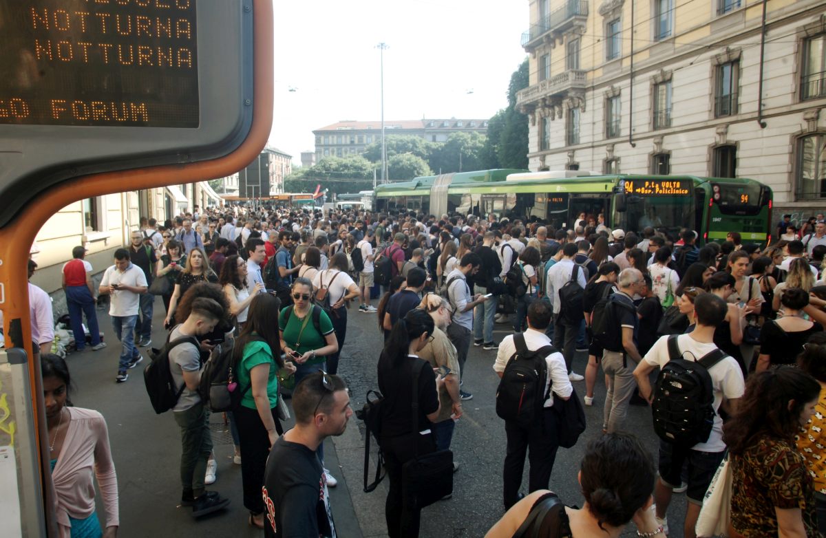 CENSIS: ITALIANI SEMPRE PIÙ INCERTI SUL FUTURO, IL 26% TEME RECESSIONE