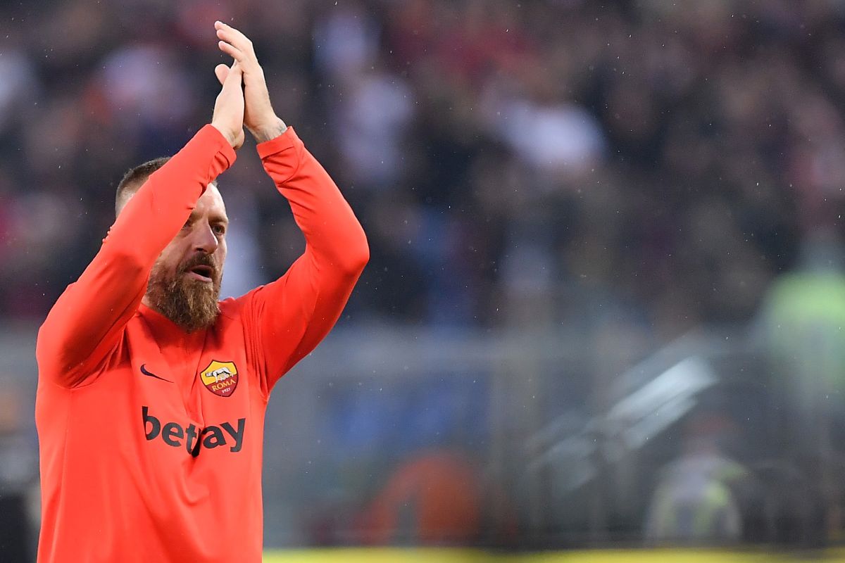 DE ROSSI LASCIA IL BOCA E IL CALCIO “DEVO STARE CON LA MIA FAMIGLIA”