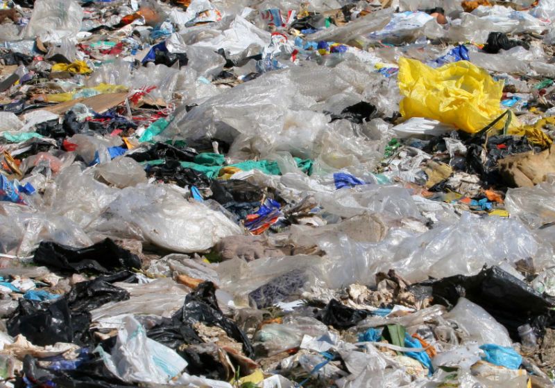 NUOVA TECNOLOGIA PER LO SMALTIMENTO E IL RIUSO DELLA PLASTICA