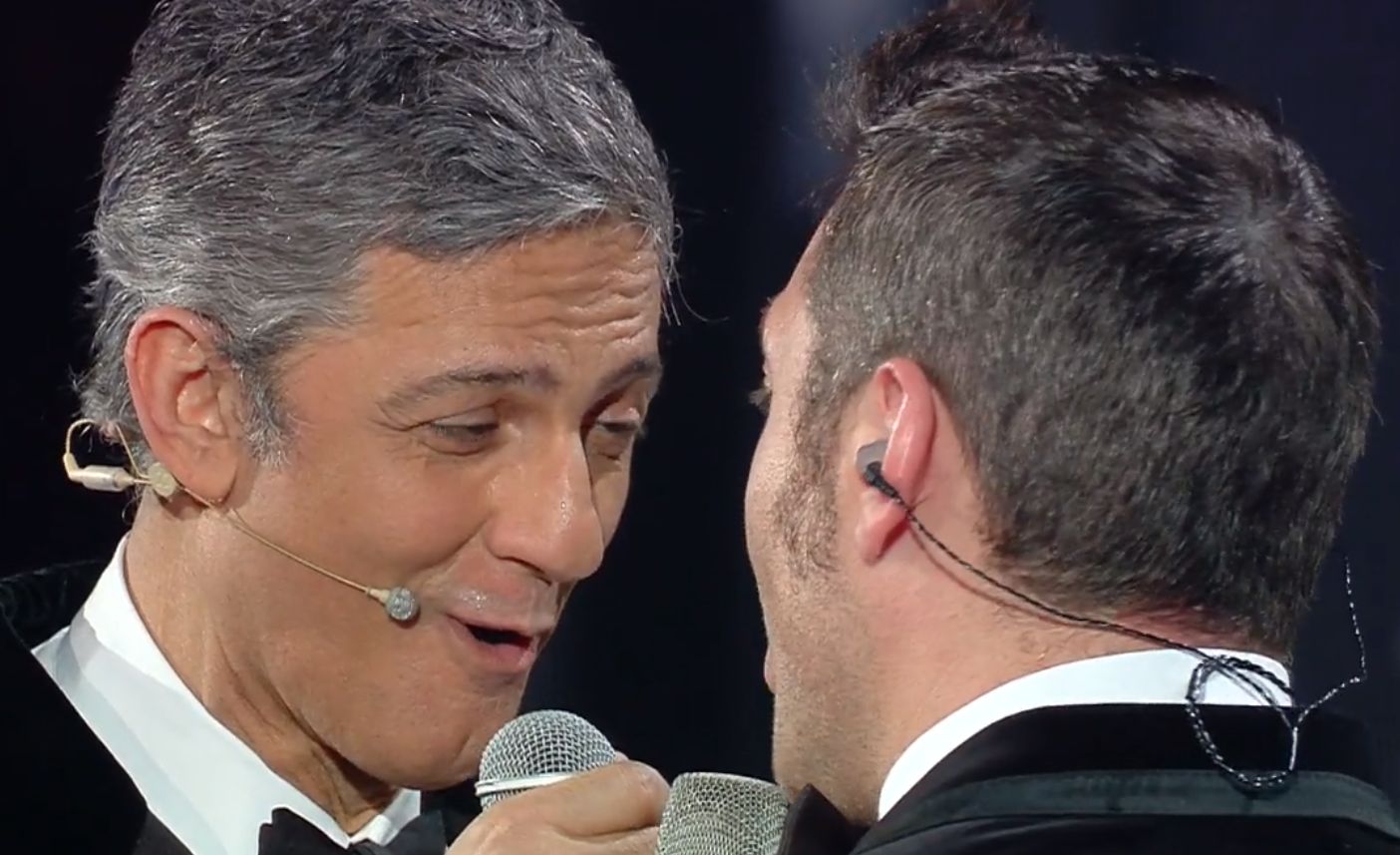 Sanremo, Leo Gassmann vince tra i giovani e bacio Ferro-Fiorello