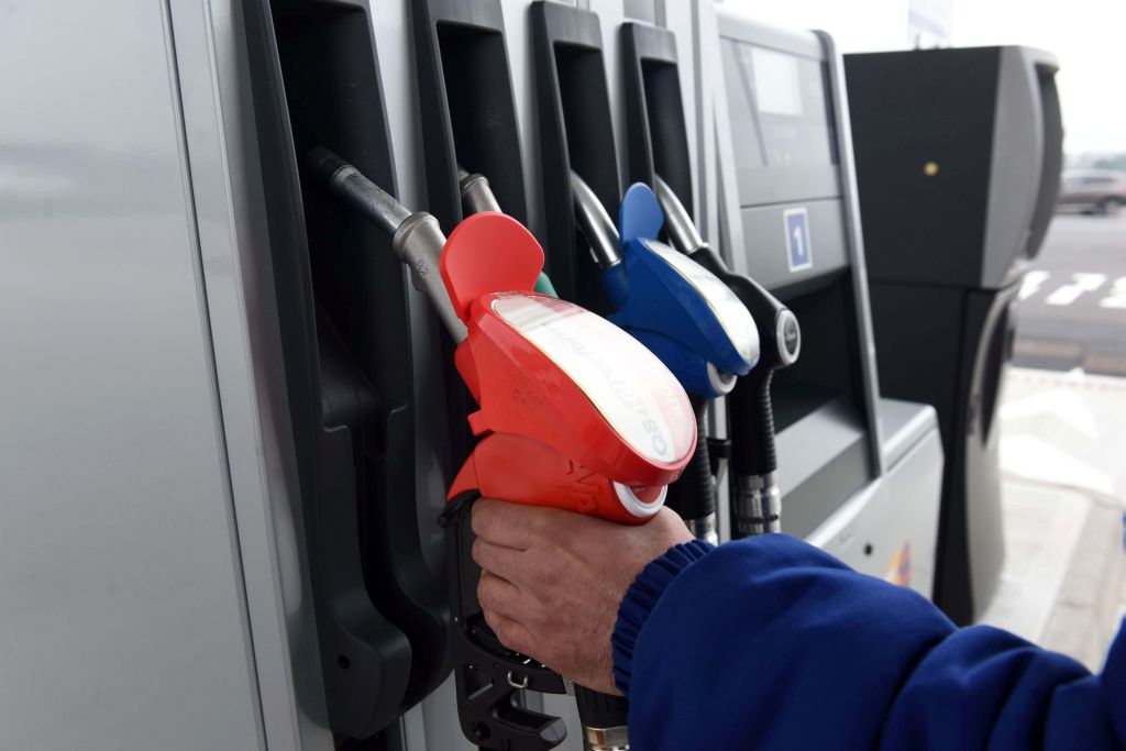 Traffico internazionale di prodotti petroliferi, 49 denunciati