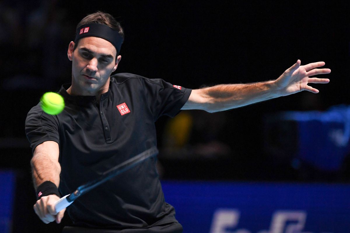 Federer operato al ginocchio, saltera’ anche il Roland Garros