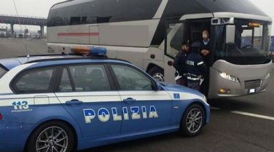 A Capodarso un uomo di cinquanta anni e una donna di sessantuno completamente ubriachi su pullman di linea costretto a fermarsi