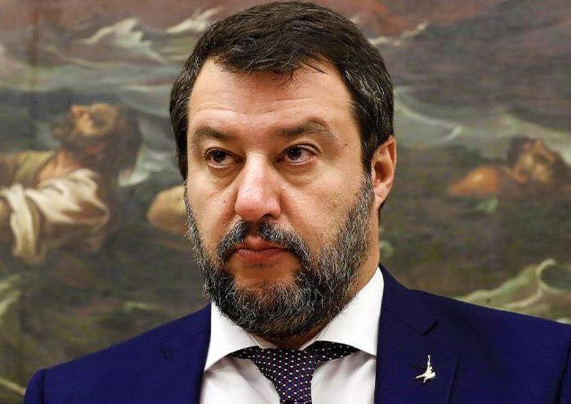 Positivo al coronavirus agente scorta di Salvini, leader Lega “sto bene”