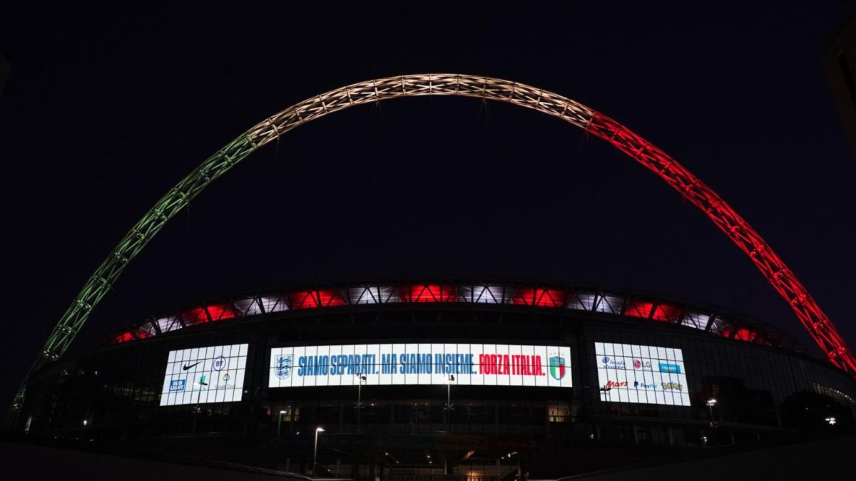 Tricolore illumina arco Wembley, Gravina ringrazia federazione inglese