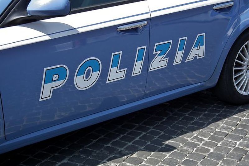 Poliziotto morto a Napoli per sventare furto in banca