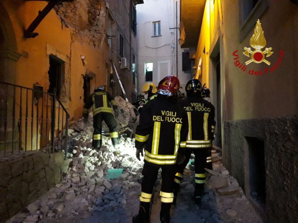 Esplode una palazzina in provincia di Roma, ferite due donne e una bimba
