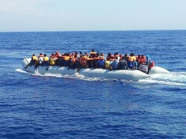 Altri due sbarchi di migranti a Lampedusa, in 136 sull’isola
