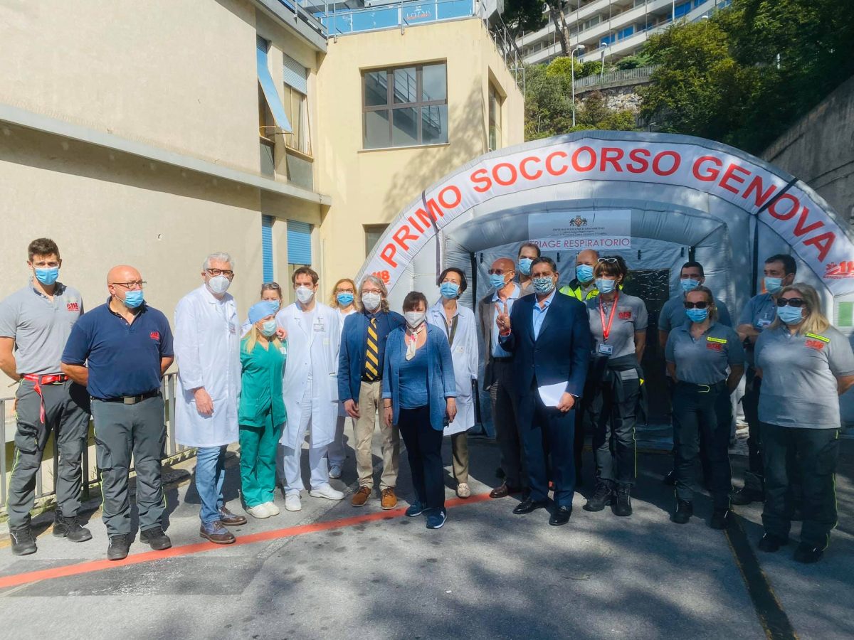 Coronavirus, smontata tenda pre-triage al “San Martino” di Genova