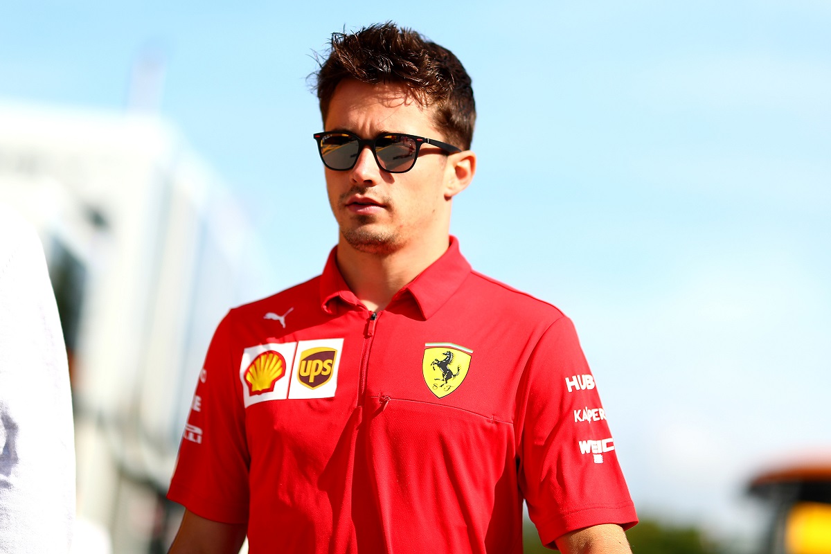 Leclerc guida la Ferrari a Maranello “Grande emozione”