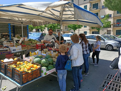 Chiesto sostegno economico ai venditori ambulanti dei mercati storici