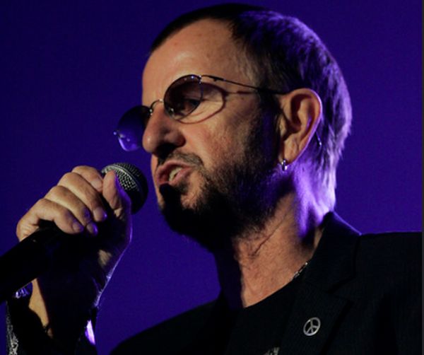 Ringo Starr compie 80 anni