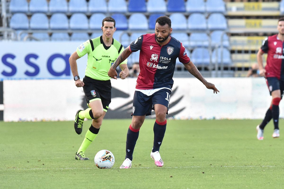 Il Cagliari in dieci recupera il Sassuolo, finisce 1-1