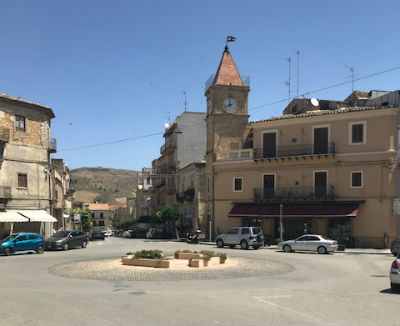 Sicilia Futura, evidenzia il degrado e la sporcizia in diversi punti e quartieri della città